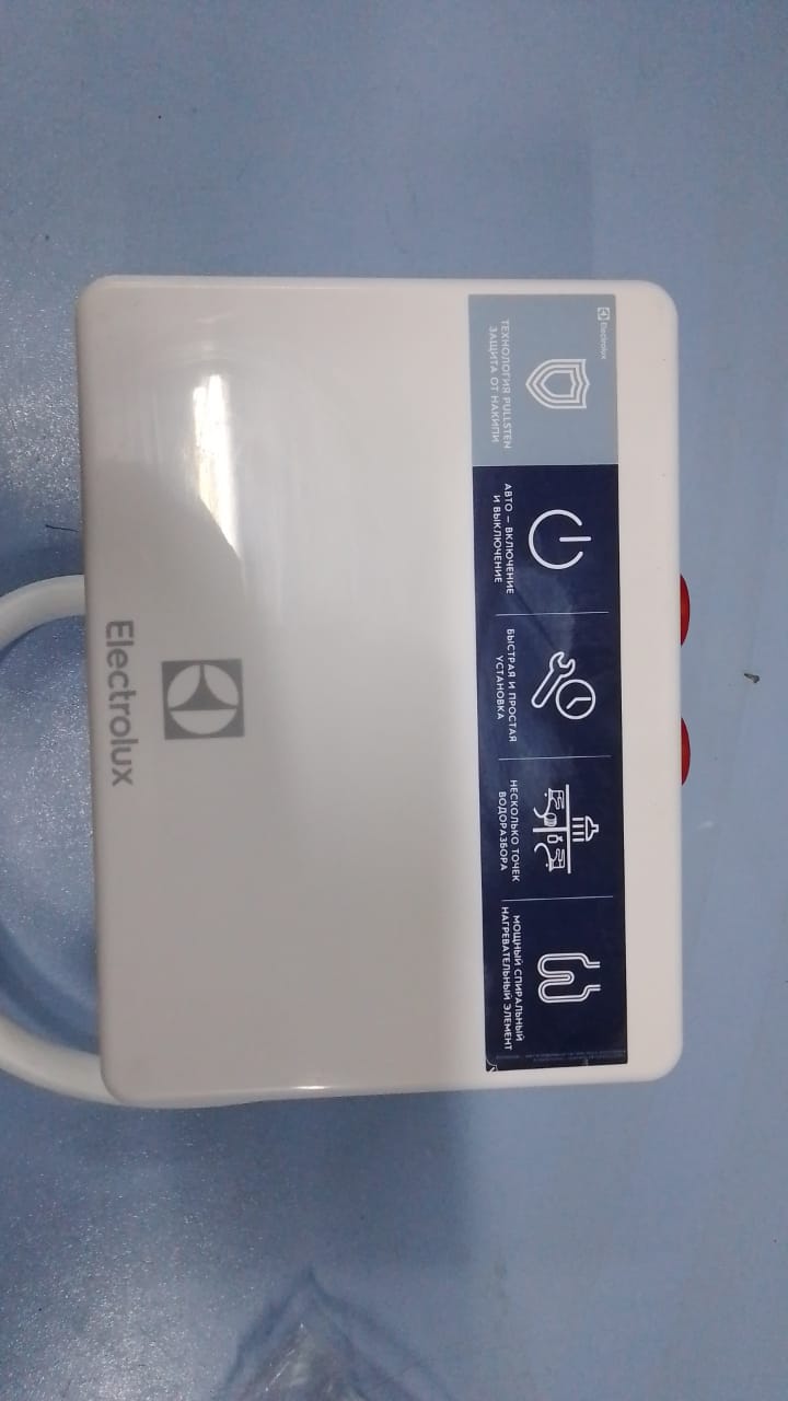 Водонагреватель проточный Electrolux NP 6 AQUATRONIC 2.0