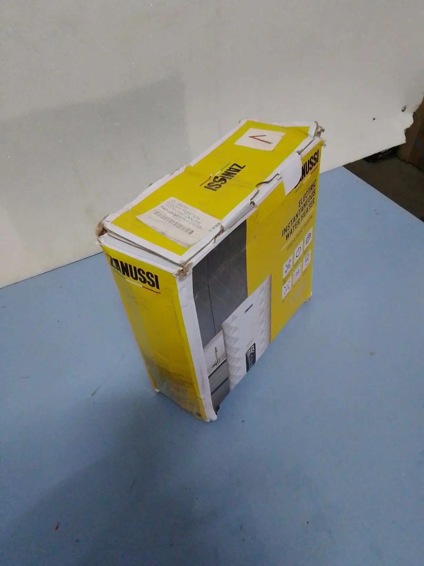 Водонагреватель проточный Zanussi Pro-logic SPX 4 Digital