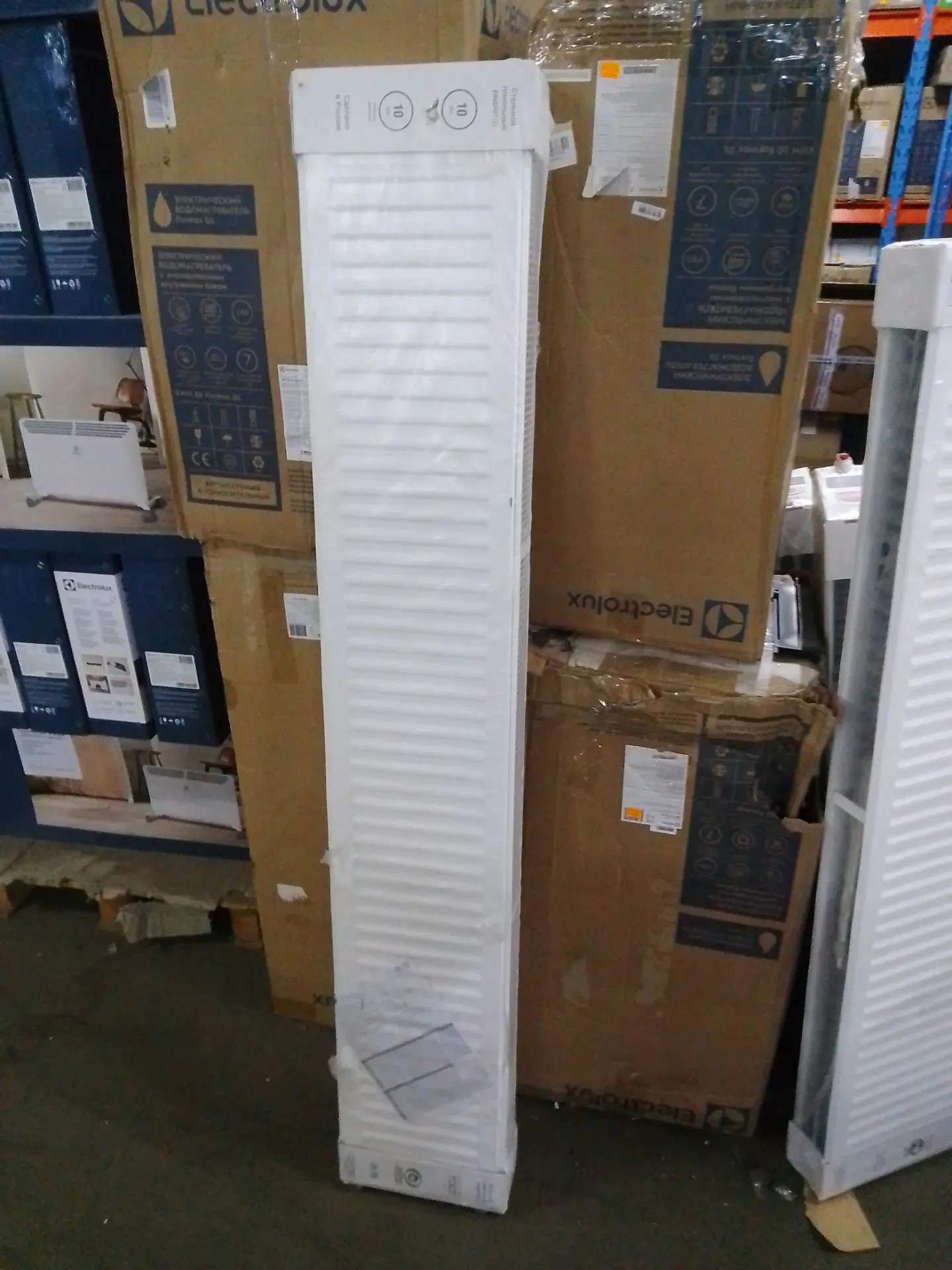 Радиатор панельный Royal Thermo COMPACT C22-300-1800 RAL9016